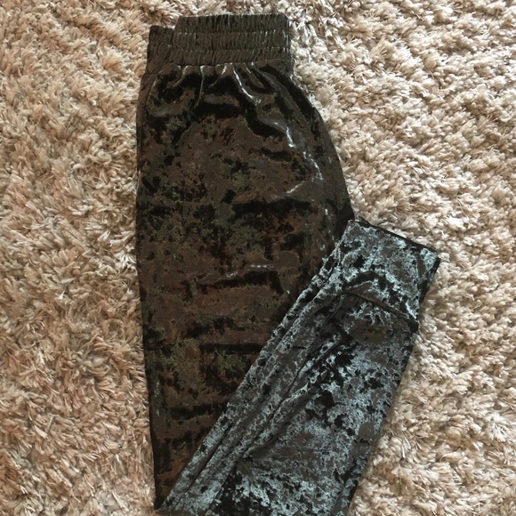 Naked Wardrobe Green Velvet Set - Picture 4 of 4